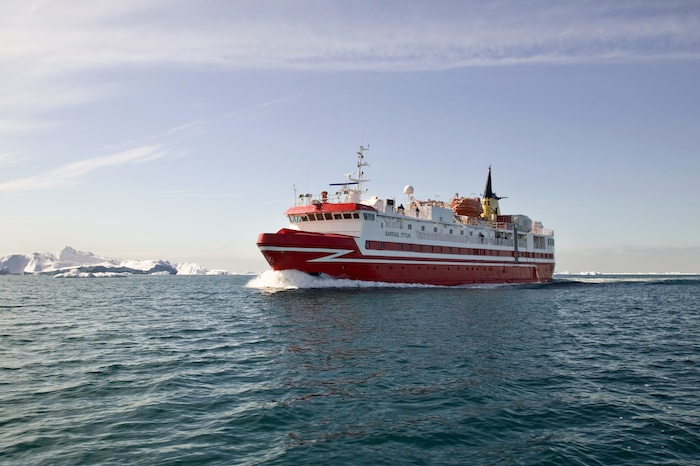 Arctic umiaq
